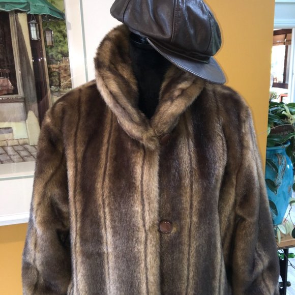 Gorgeous Cally Do REVERSIBLE Coat - Picture 2 of 13